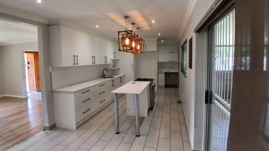 5 Bedroom Property for Sale in Pellissier Free State